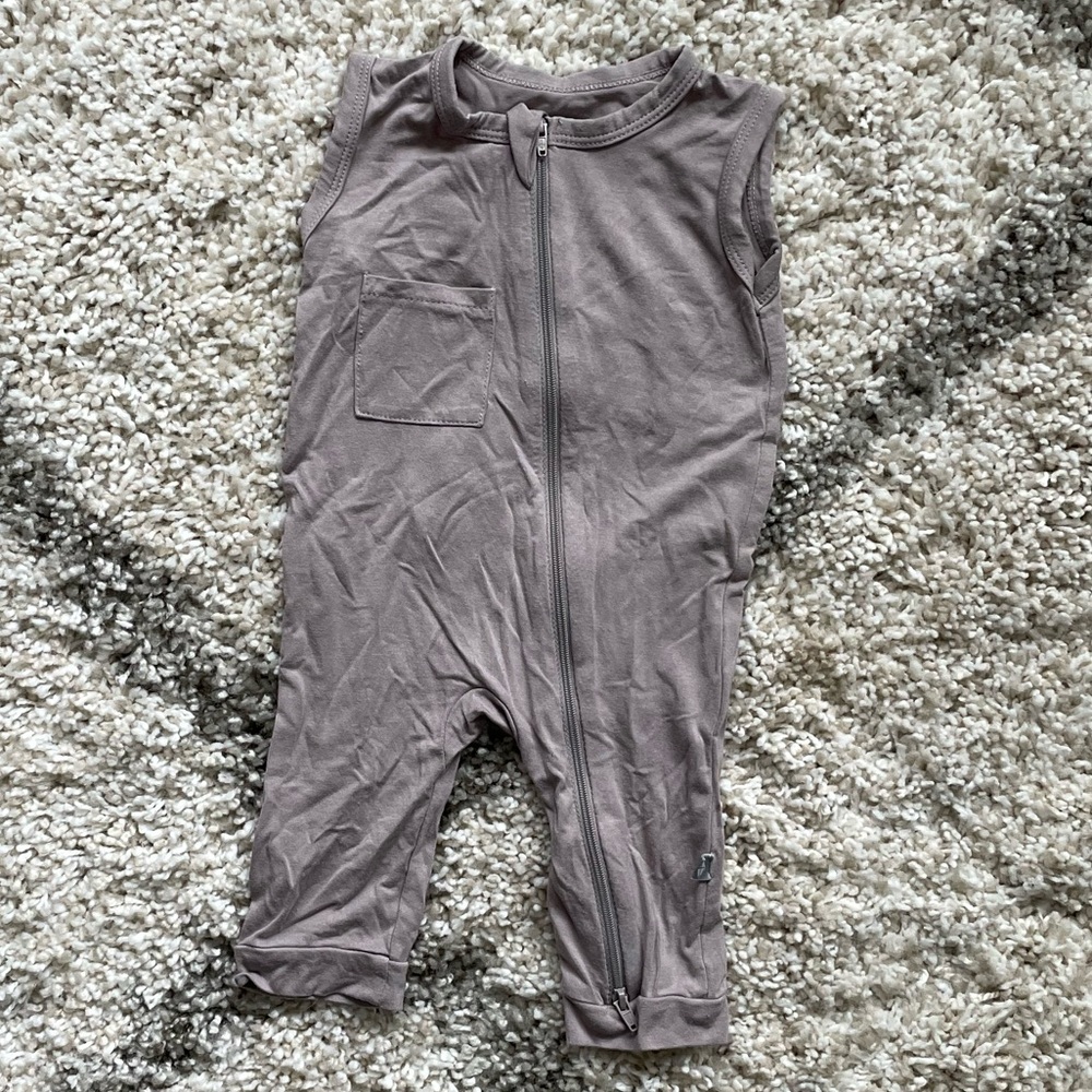 Kyte Baby - Zippered Sleeveless Romper in Mushroom 3-6m